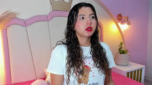 alexa cutte  online show from July 12, 10:16 am