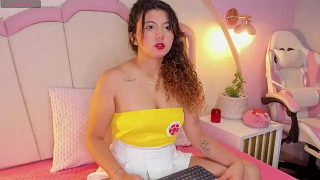 alexa cutte  online show from July 3, 10:44 am