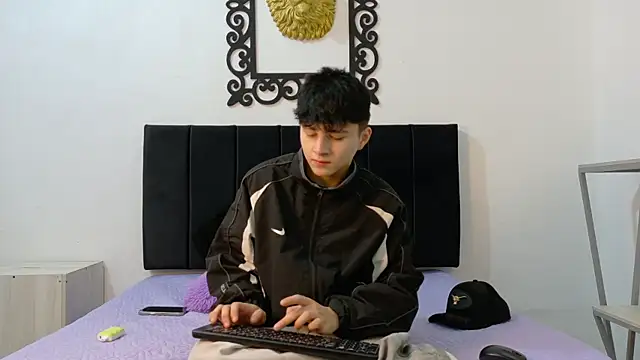 Snapshot of LunayDream chatting on June 27, 11:49 am LunayDream online show from June 27, 11:49 am