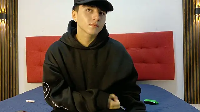 LunayDream online show from April 28, 11:14 am