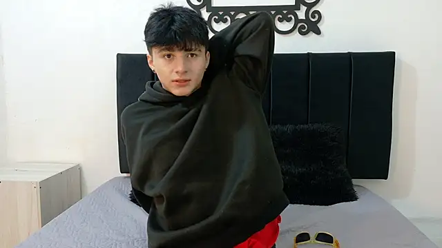LunayDream online show from June 2, 11:32 am