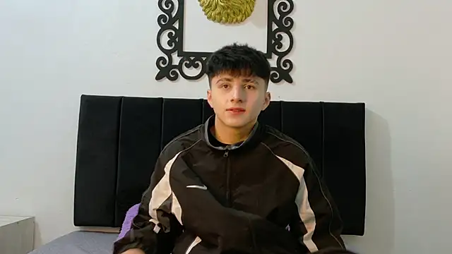 Snapshot of LunayDream chatting on July 8, 11:44 am LunayDream online show from July 8, 11:44 am