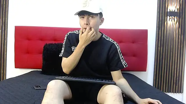 LunayDream online show from April 21, 11:17 am