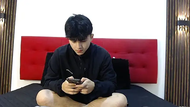 LunayDream online show from April 19, 11:33 am