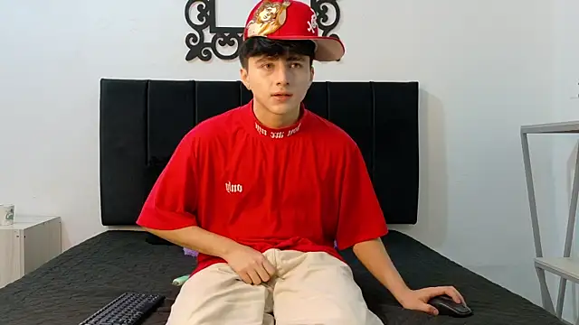 Snapshot of LunayDream chatting on June 30, 11:54 am LunayDream online show from June 30, 11:54 am