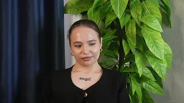 ElmaZillman online show from April 25, 11:24 am