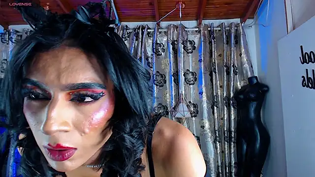 Snapshot of Hecate_doll chatting on June 11, 5:43 pm Hecate doll online show from June 11, 5:43 pm
