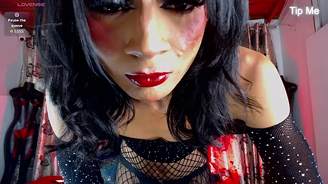 Snapshot of Hecate_doll chatting on June 7, 2:44 pm Hecate doll online show from June 7, 2:44 pm