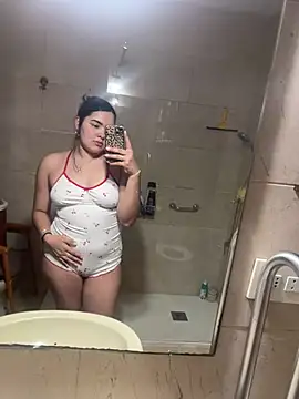 kitty cutess online show from May 7, 10:46 pm