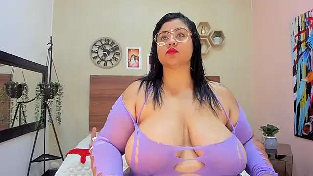 MillaGrey online show from May 27, 12:23 pm