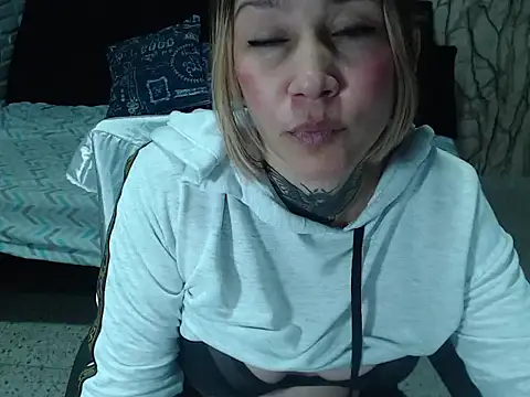 VickyBonnety online show from May 13, 5:09 pm