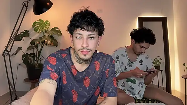 Noah and Steven online show from May 9, 8:01 pm