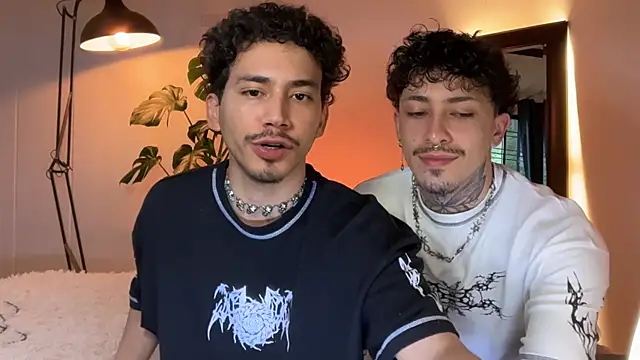 Noah and Steven online show from May 3, 9:07 pm