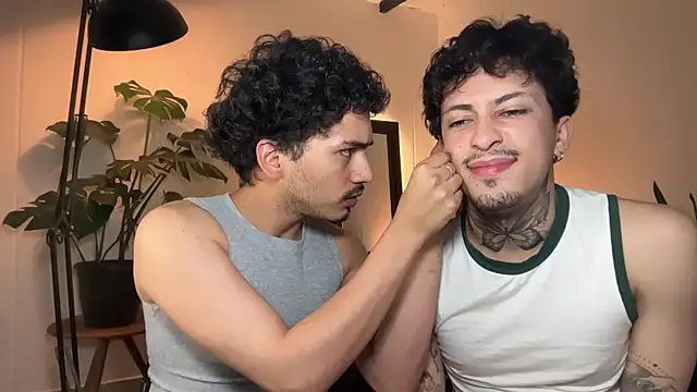 Noah and Steven online show from May 27, 1:57 am