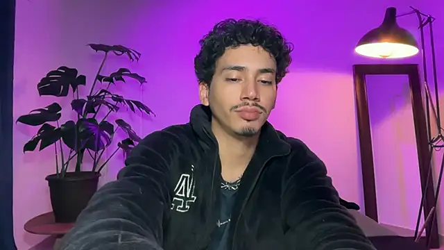 Snapshot of Noah_and_Steven chatting on July 2, 3:18 pm Noah and Steven online show from July 2, 3:18 pm