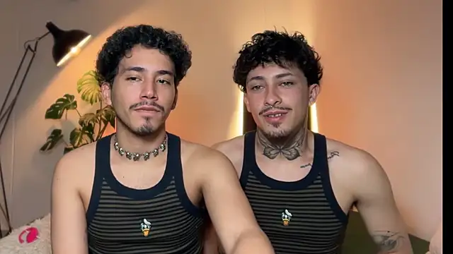 Noah and Steven online show from May 6, 10:14 pm
