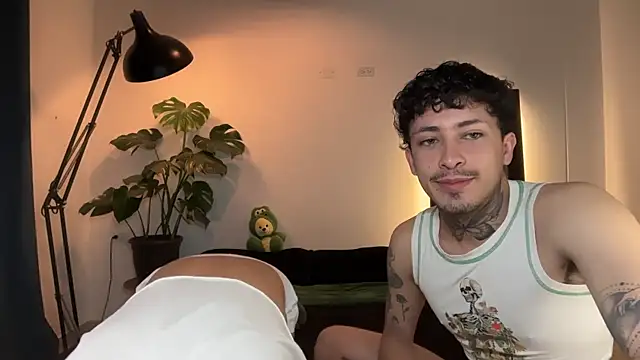 Noah and Steven online show from May 25, 3:22 pm