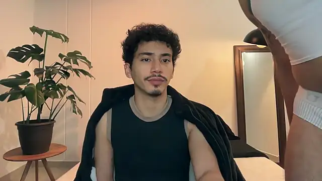 Snapshot of Noah_and_Steven chatting on June 19, 1:22 am Noah and Steven online show from June 19, 1:22 am