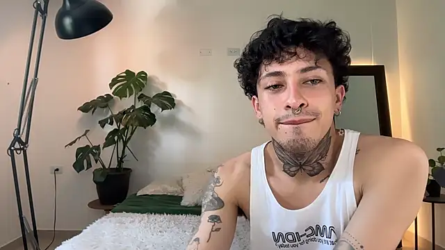 Noah and Steven online show from May 15, 6:39 pm