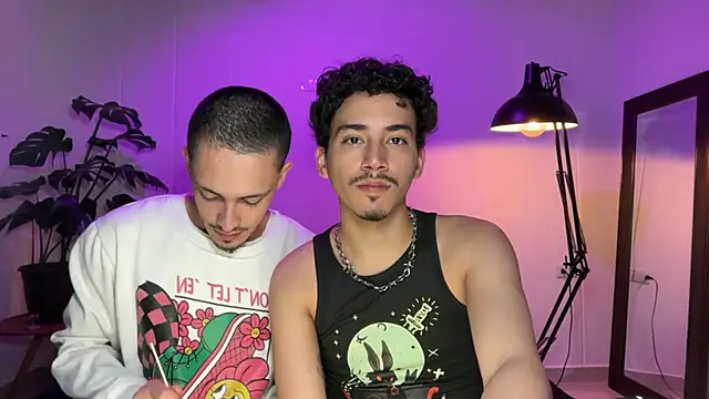 Snapshot of Noah_and_Steven chatting on July 8, 3:45 pm Noah and Steven online show from July 8, 3:45 pm