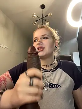 DriveThruCiri online show from May 6, 7:45 am