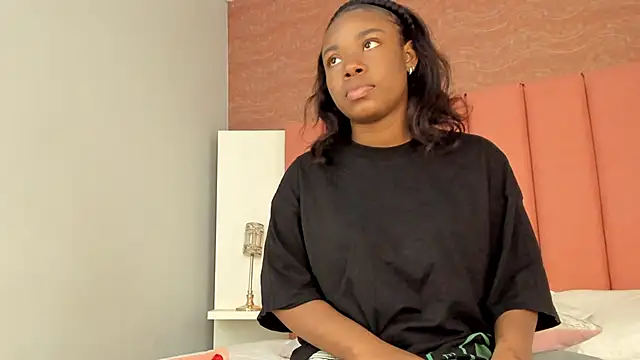Snapshot of MiaJacksson chatting on June 20, 7:41 pm MiaJacksson online show from June 20, 7:41 pm