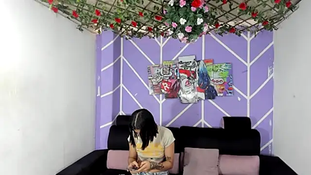 DAHNE HOT  online show from June 23, 1:20 pm