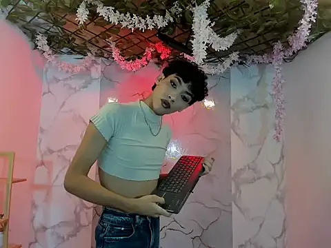 DAHNE HOT  online show from May 14, 11:07 am