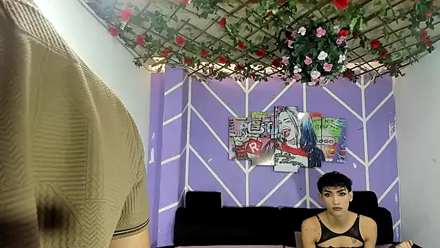 DAHNE HOT  online show from May 3, 1:04 pm