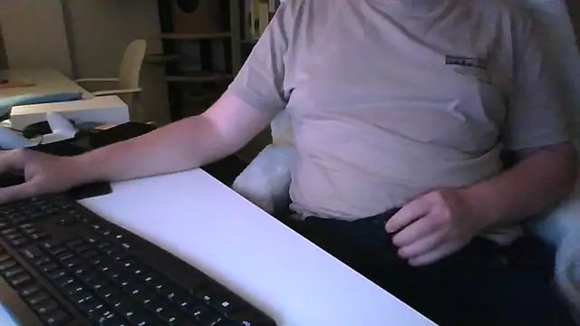 richard9718 online show from May 9, 10:35 pm