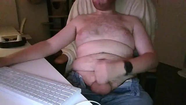 richard9718 online show from May 15, 11:58 pm