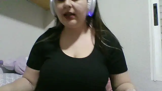 SmokeyAnne online show from April 22, 8:26 pm