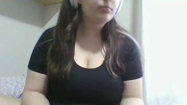 SmokeyAnne online show from April 20, 5:36 pm