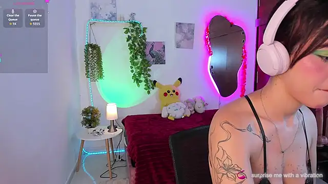 vexa Rosie online show from May 7, 1:47 pm