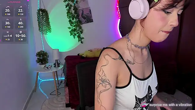 vexa Rosie online show from May 8, 8:45 pm
