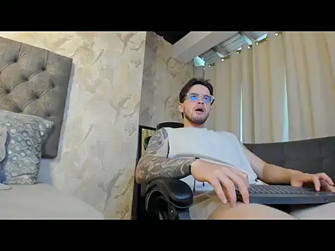 RONNY COLTON online show from May 31, 2:23 pm