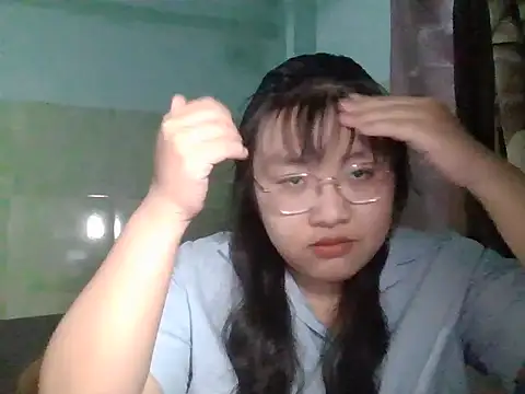 Minot01 online show from April 22, 2:57 pm