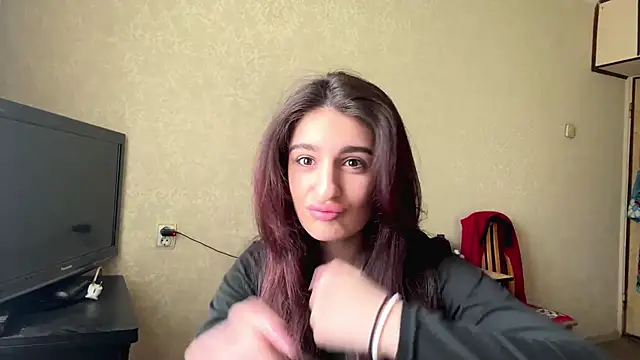 ElviDesire online show from April 19, 8:37 am