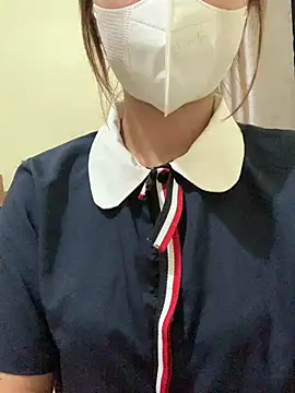 Ninaa18 online show from May 5, 2:42 pm