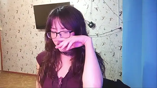 Snapshot of DelicaBrome chatting on June 18, 11:26 am DelicaBrome online show from June 18, 11:26 am