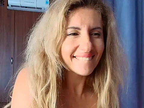 Snapshot of _horny_sexy_ chatting on May 7, 7:12 am horny sexy online show from May 7, 7:12 am