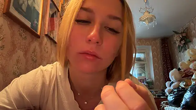 MandyVandy online show from April 23, 4:08 am