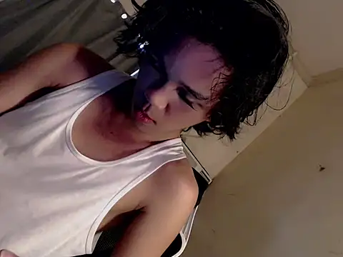 Snapshot of urnaughty_paul chatting on June 1, 3:18 am urnaughty paul online show from June 1, 3:18 am