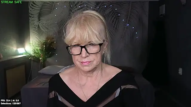 Snapshot of Dr_Mireille chatting on June 20, 9:36 am Dr Mireille online show from June 20, 9:36 am