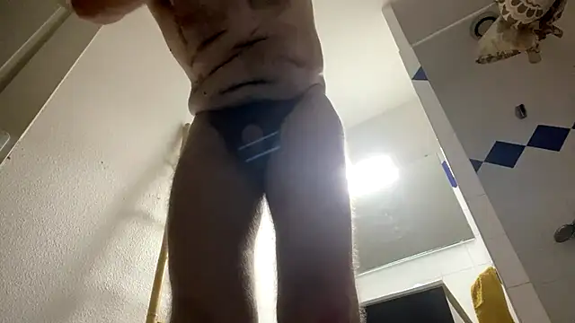 Snapshot of Titeuf_83 chatting on June 23, 6:11 am Titeuf 83 online show from June 23, 6:11 am