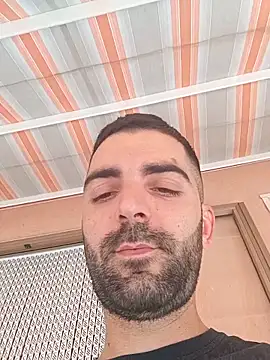 Snapshot of alieno_napoletano chatting on June 14, 10:27 am alieno napoletano online show from June 14, 10:27 am