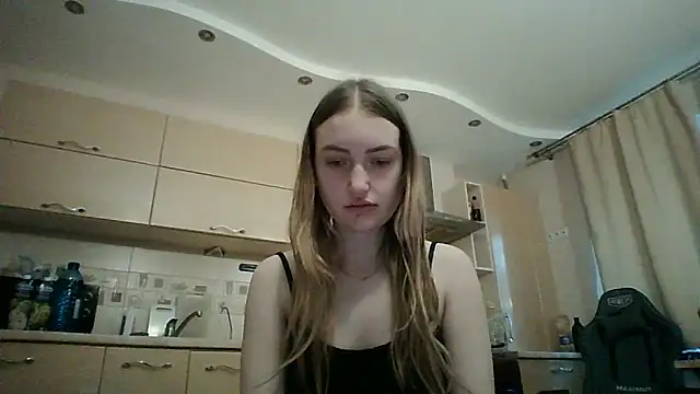 Snapshot of Lisanta chatting on May 5, 4:54 pm Lisanta online show from May 5, 4:54 pm