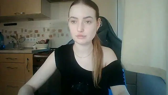 Lisanta online show from June 19, 3:40 pm