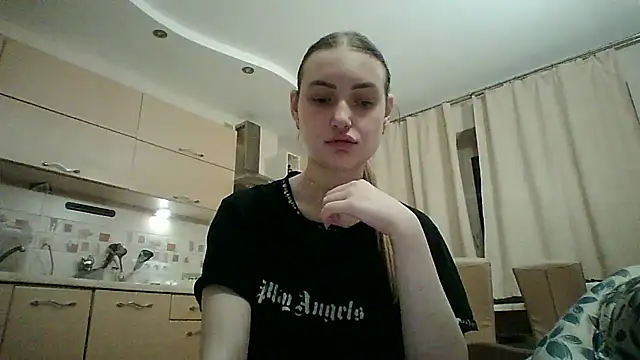 Snapshot of Lisanta chatting on May 2, 7:30 pm Lisanta online show from May 2, 7:30 pm