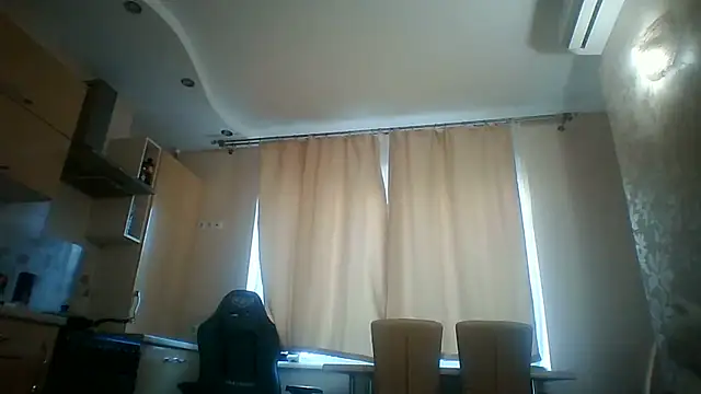 Lisanta online show from June 25, 3:39 pm